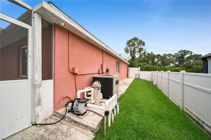 539 Summit Ave S, Lehigh Acres, Florida 33974