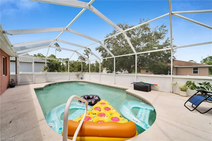 539 Summit Ave S, Lehigh Acres, Florida 33974