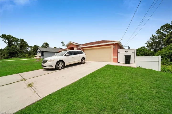 539 Summit Ave S, Lehigh Acres, Florida 33974