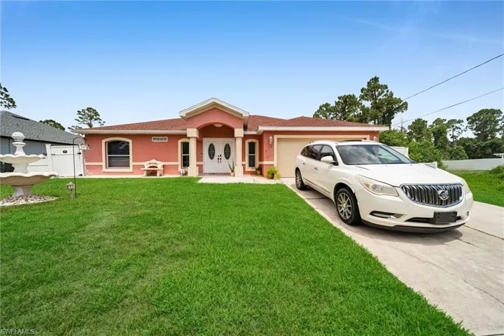 539 Summit Ave S, Lehigh Acres, Florida 33974