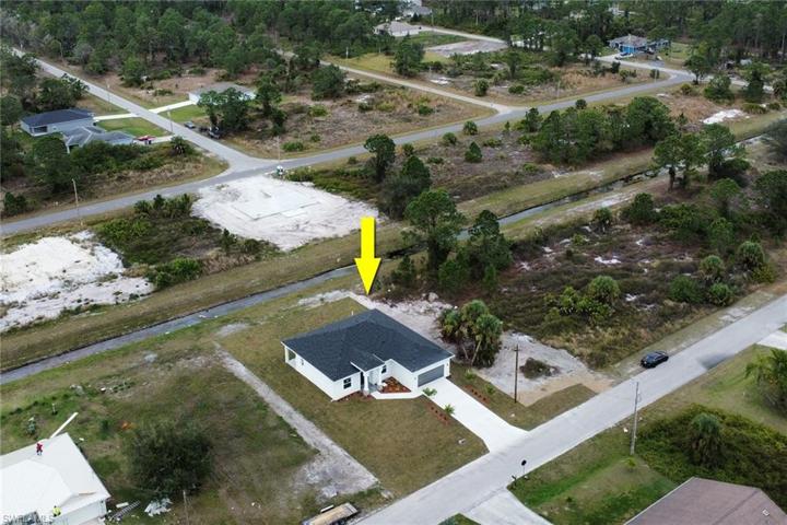 922  Citrus S AVE, Lehigh Acres, FL 33974
