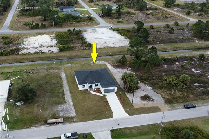 922  Citrus S AVE, Lehigh Acres, FL 33974