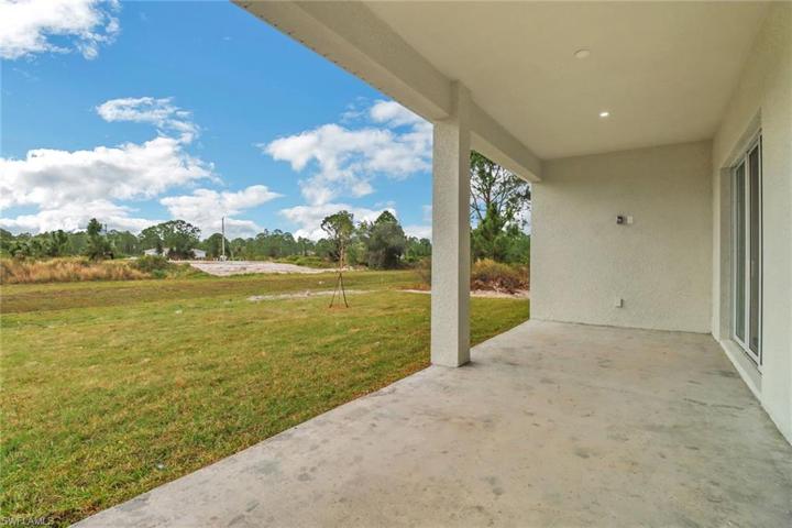 922  Citrus S AVE, Lehigh Acres, FL 33974