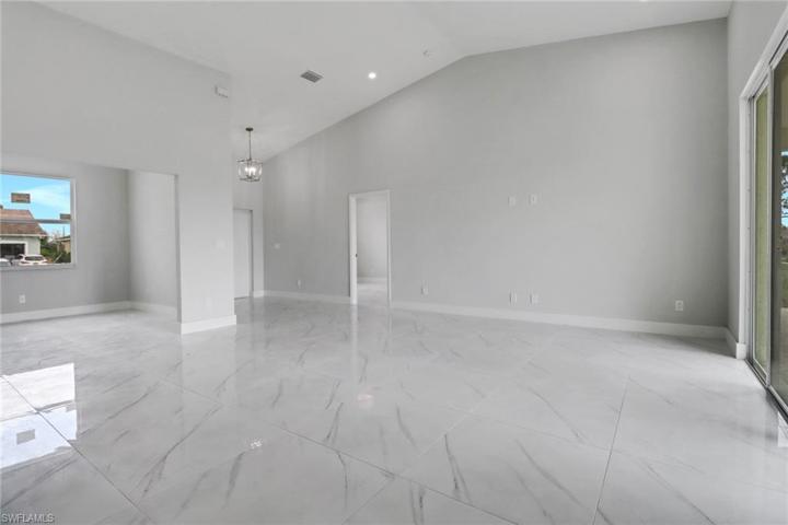 922  Citrus S AVE, Lehigh Acres, FL 33974