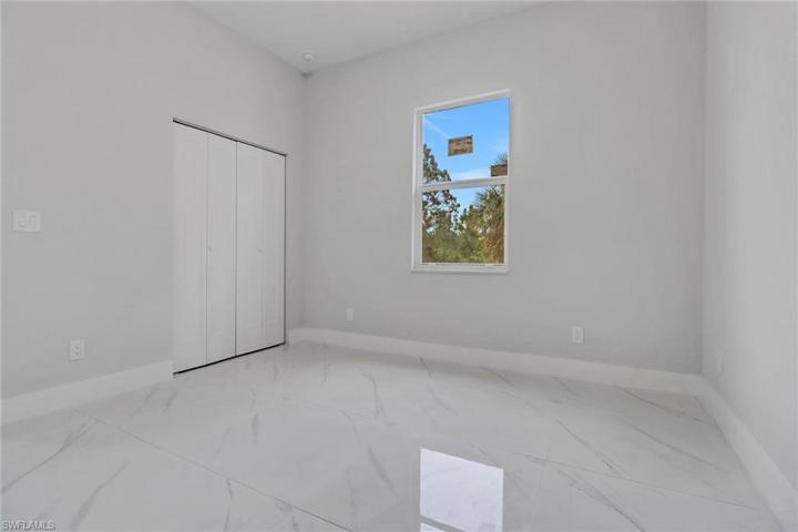 922  Citrus S AVE, Lehigh Acres, FL 33974