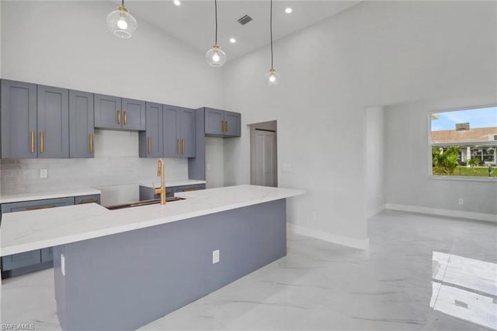 922  Citrus S AVE, Lehigh Acres, FL 33974