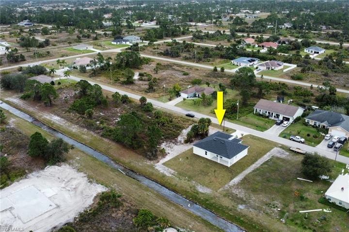 922  Citrus S AVE, Lehigh Acres, FL 33974