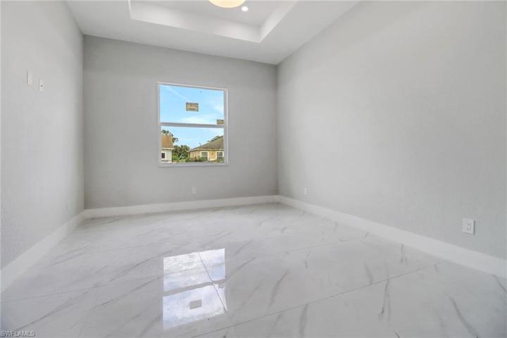 922  Citrus S AVE, Lehigh Acres, FL 33974