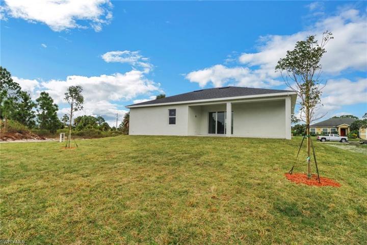 922  Citrus S AVE, Lehigh Acres, FL 33974