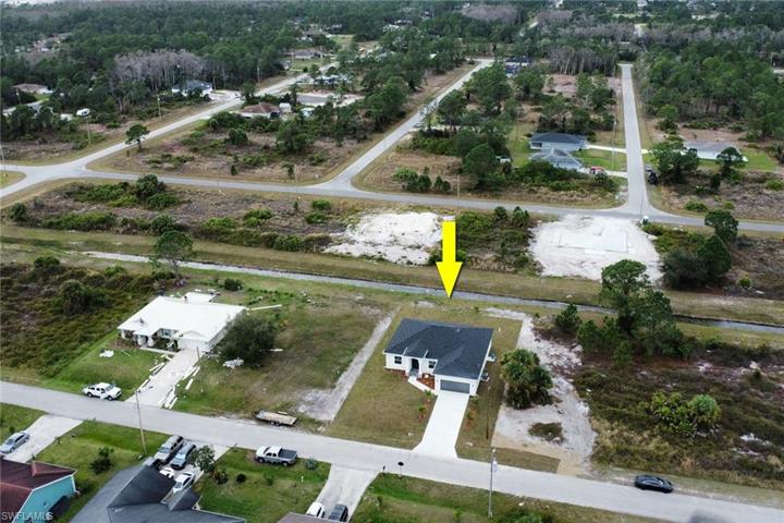 922  Citrus S AVE, Lehigh Acres, FL 33974