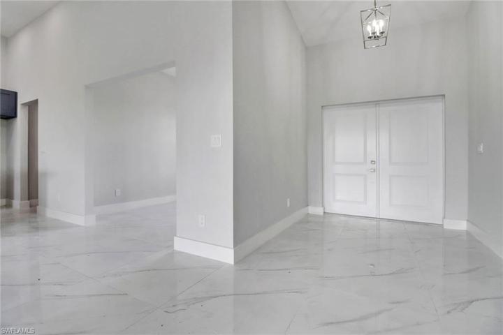 922  Citrus S AVE, Lehigh Acres, FL 33974