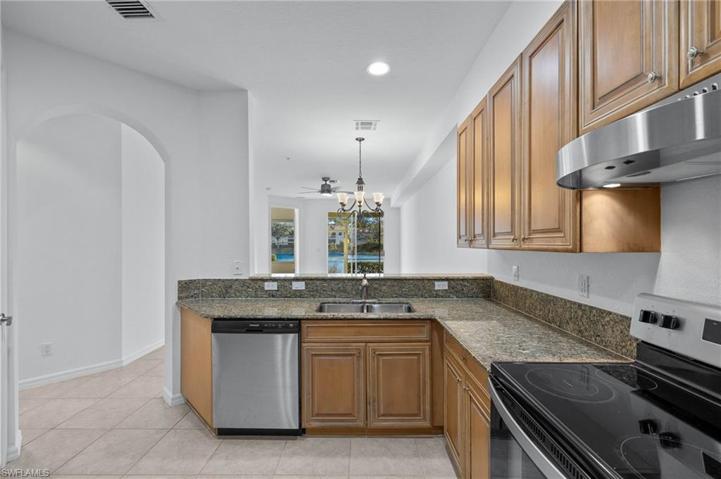 1430 Mariposa CIR # 103, NAPLES FL 34105