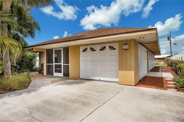 793  91st N AVE, Naples, FL 34108