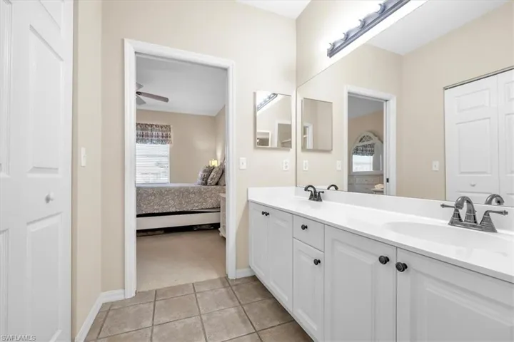 250 Robin Hood Cir 202, Naples, Florida 34104