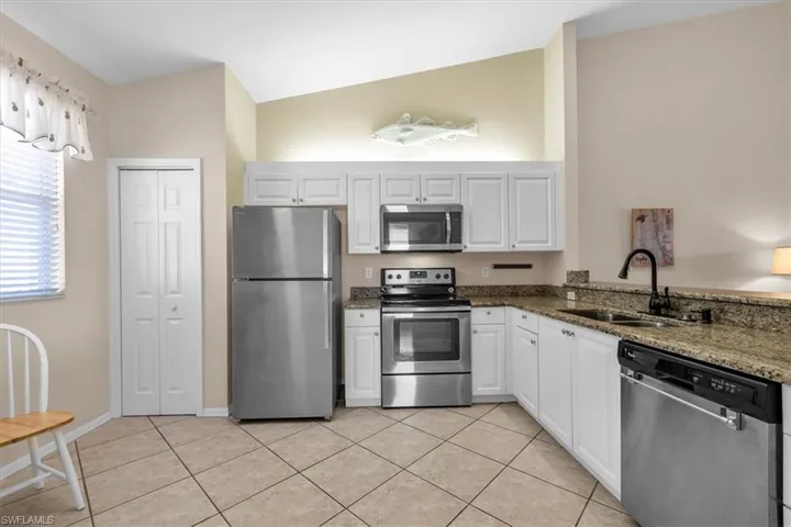 250 Robin Hood Cir 202, Naples, Florida 34104