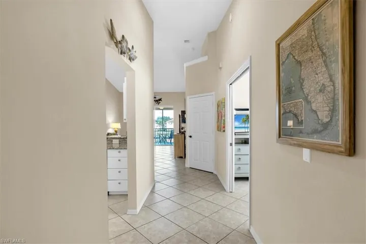 250 Robin Hood Cir 202, Naples, Florida 34104