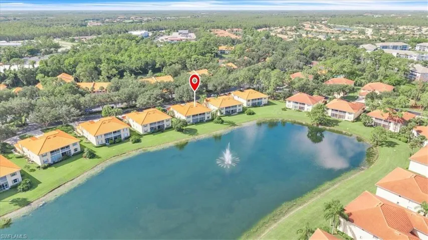 250 Robin Hood Cir 202, Naples, Florida 34104