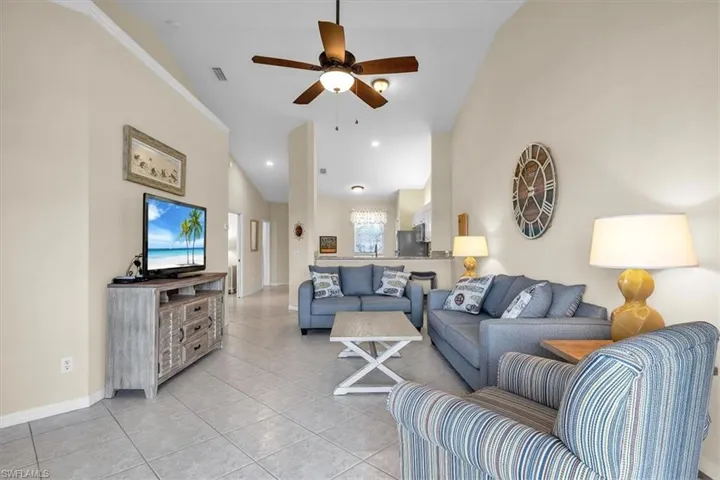 250 Robin Hood Cir 202, Naples, Florida 34104