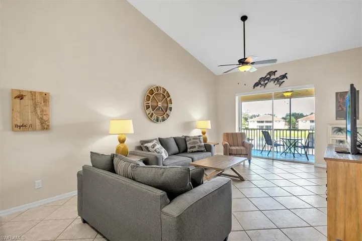 250 Robin Hood Cir 202, Naples, Florida 34104