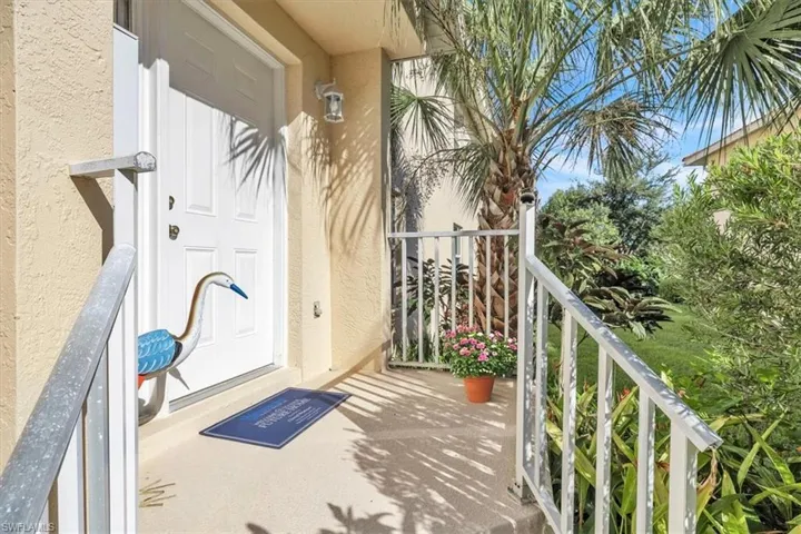 250 Robin Hood Cir 202, Naples, Florida 34104