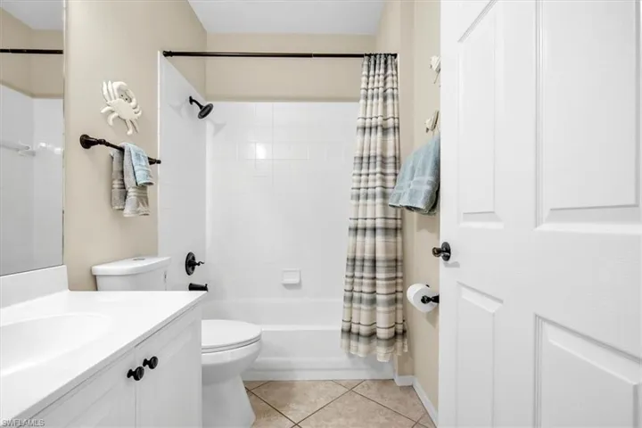250 Robin Hood Cir 202, Naples, Florida 34104
