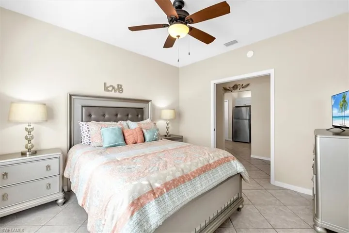 250 Robin Hood Cir 202, Naples, Florida 34104