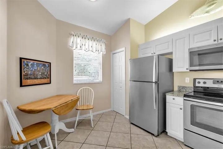 250 Robin Hood Cir 202, Naples, Florida 34104