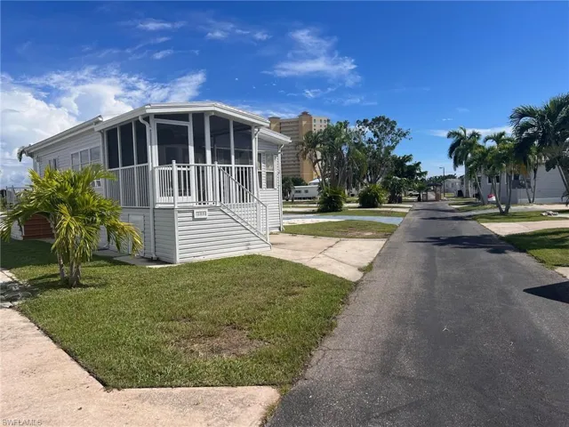 19681  Summerlin W RD, Fort Myers, FL 33908