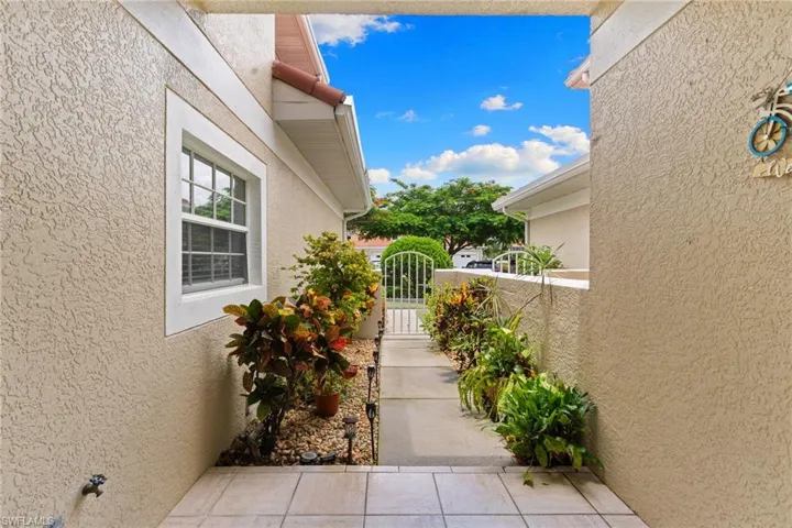 5140 Cobble Creek Ct 103, Naples, Florida 34110