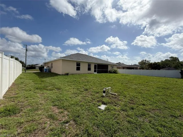 1722 Ne 21st St, Cape Coral, Florida 33909