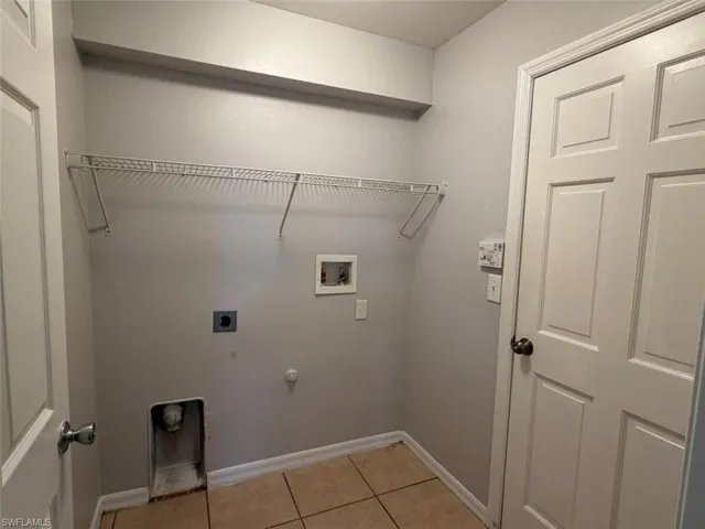 1722 Ne 21st St, Cape Coral, Florida 33909