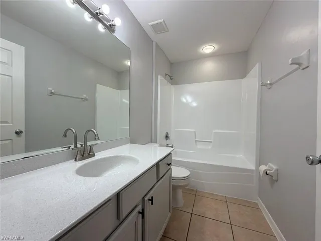 1722 Ne 21st St, Cape Coral, Florida 33909