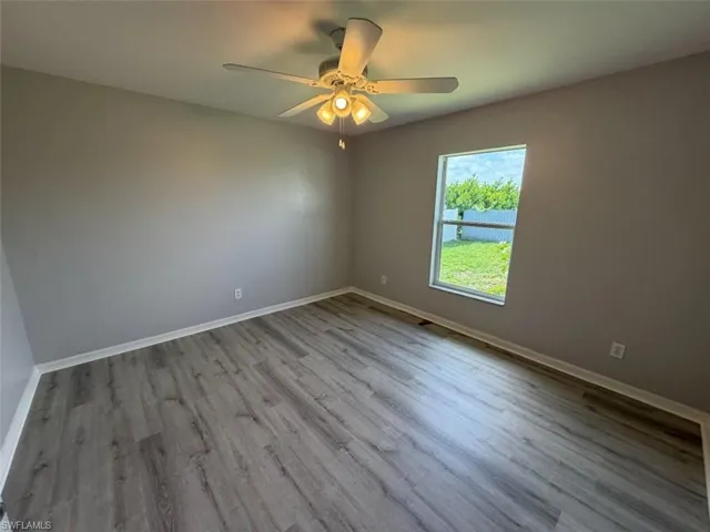 1722 Ne 21st St, Cape Coral, Florida 33909