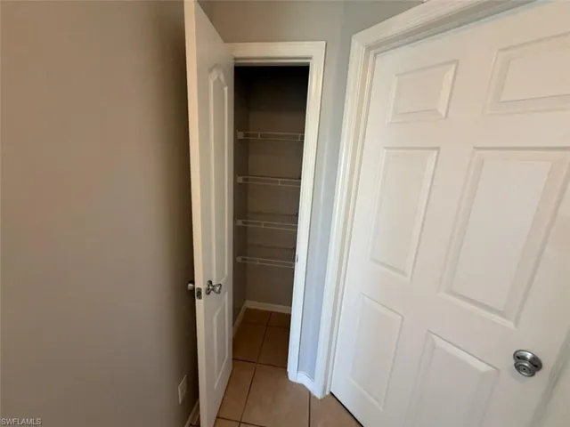 1722 Ne 21st St, Cape Coral, Florida 33909