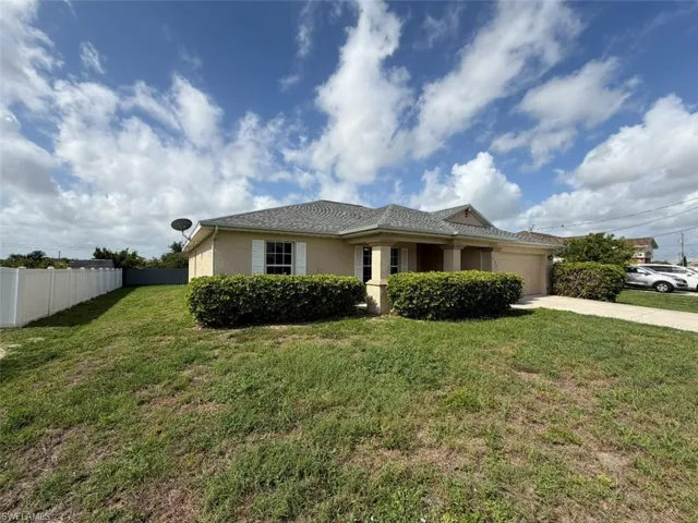 1722 Ne 21st St, Cape Coral, Florida 33909