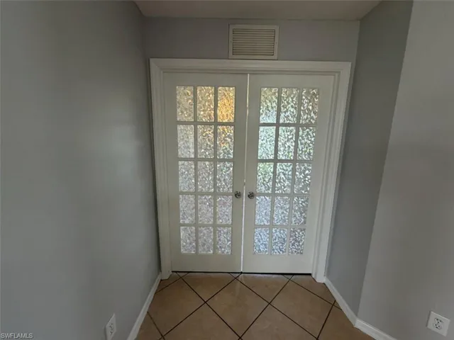1722 Ne 21st St, Cape Coral, Florida 33909