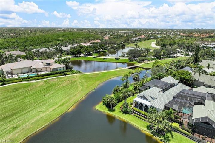 While the golf course view is lovely, this outdoor space offers so much privacy.