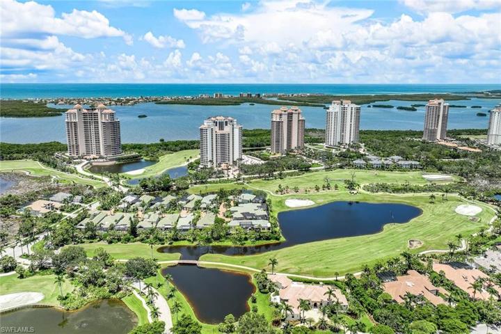Aerial view of the home and yes, that is the Gulf of Mexico in the distance!
