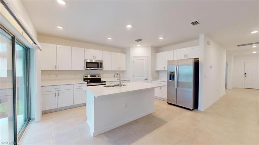 422 SW 31st Place