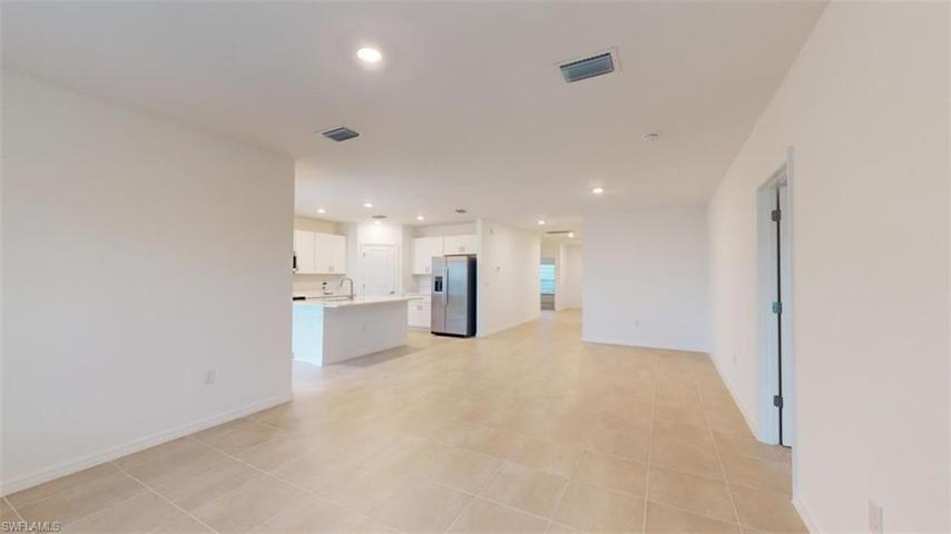 422 SW 31st Place