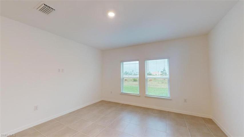 422 SW 31st Place
