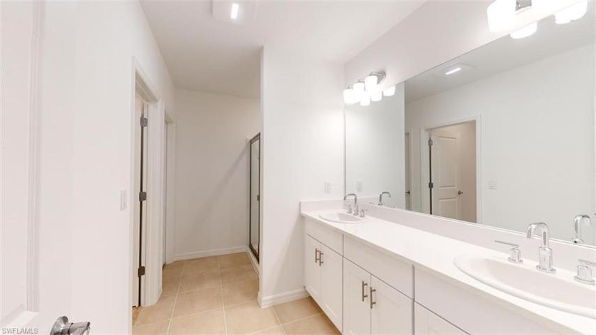 422 SW 31st Place