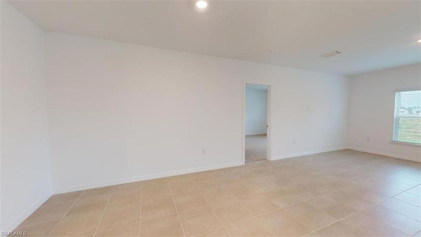 422 SW 31st Place