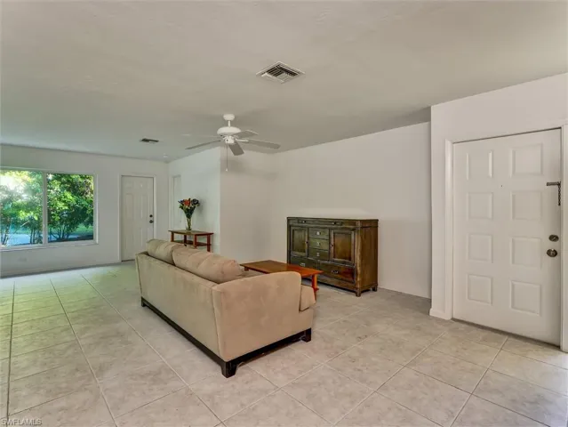 205 Georgetown Blvd 23, Naples, Florida 34112