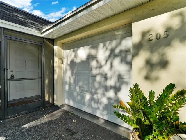 205 Georgetown Blvd 23, Naples, Florida 34112