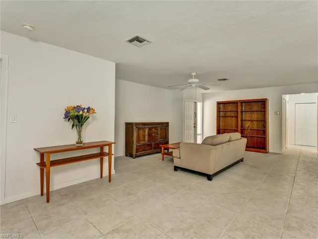 205 Georgetown Blvd 23, Naples, Florida 34112
