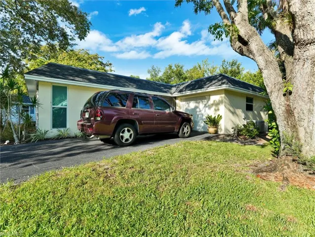 205 Georgetown Blvd 23, Naples, Florida 34112