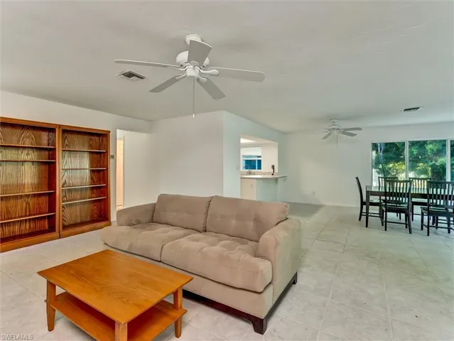 205 Georgetown Blvd 23, Naples, Florida 34112