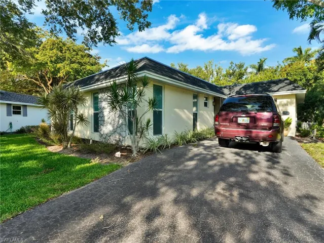 205 Georgetown Blvd 23, Naples, Florida 34112
