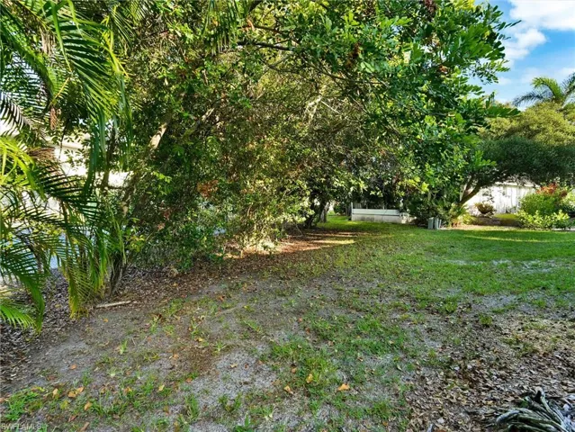 205 Georgetown Blvd 23, Naples, Florida 34112